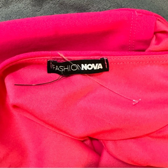 Fashion Nova Vibrant Pink One-Shoulder Dress

#1233 - Picture 5 of 6